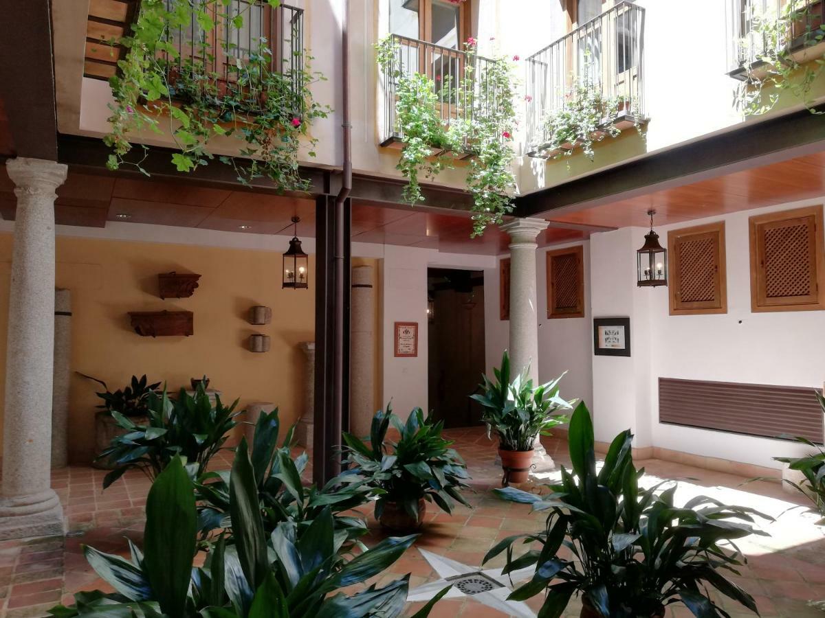 Apartamentos Nuncio Viejo Toledo Esterno foto